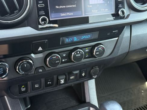 Used 2022 Toyota Tacoma TRD Off-Road w/ Technology Package AWD/4WD image 23