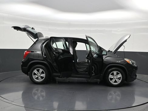 Used 2021 Chevrolet Trax LS FWD image 37