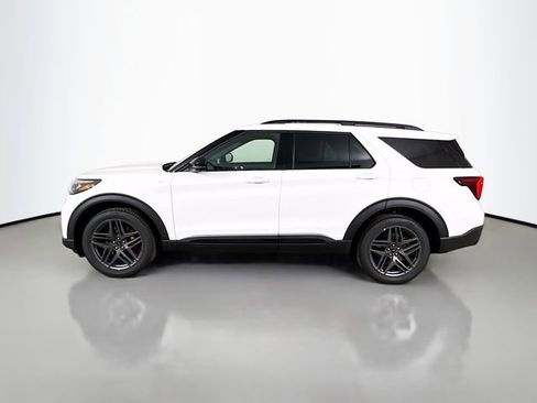 New 2026 Ford Explorer ST-Line w/ ST-Line Street Pack image 4