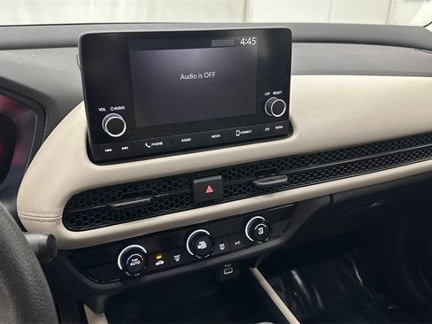 Used 2023 Honda HR-V LX image 9