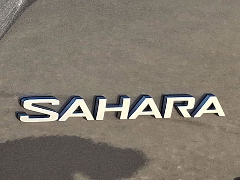 Certified 2021 Jeep Wrangler Unlimited Sahara w/ Dual Top Group image 30