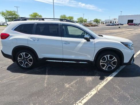 Certified 2023 Subaru Ascent Touring AWD/4WD image 5