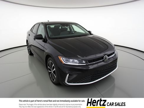Used 2025 Volkswagen Jetta SE image 1