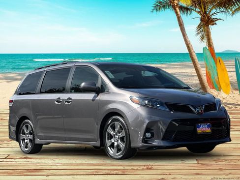 Used 2020 Toyota Sienna SE w/ SE Preferred Package image 8
