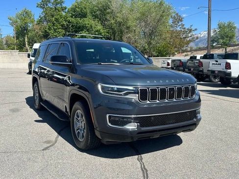 Used 2023 Jeep Wagoneer 4WD w/ Convenience Group I image 12