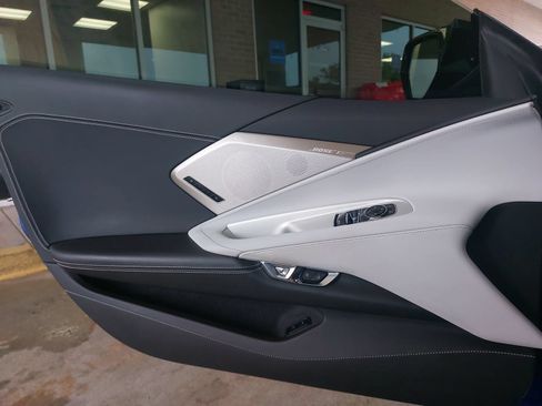 Used 2022 Chevrolet Corvette Stingray Preferred Cpe w/ Z51 Performance Package RWD image 24