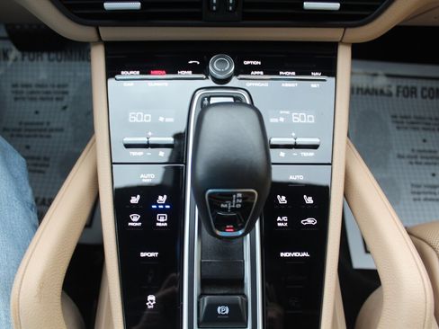 Used 2019 Porsche Cayenne image 8