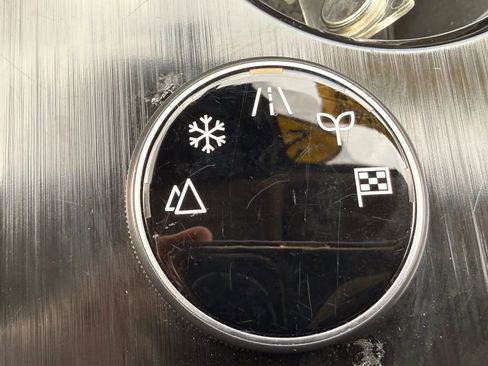 Used 2025 Nissan Rogue SV image 25