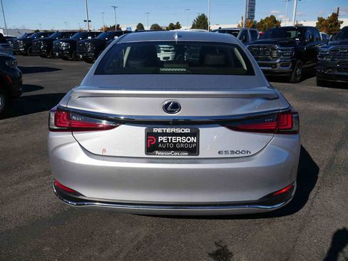 Used 2019 Lexus ES 300h w/ Premium Package image 17