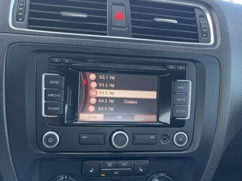 Used 2011 Volkswagen Jetta SEL image 43