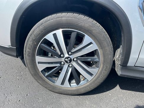 Used 2025 Mitsubishi Outlander Sport SE AWD/4WD image 9