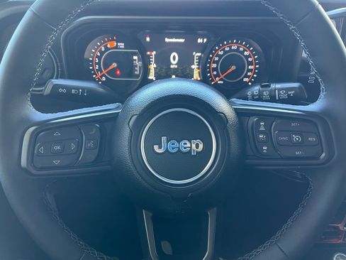 New 2026 Jeep Wrangler Unlimited Rubicon AWD/4WD image 23