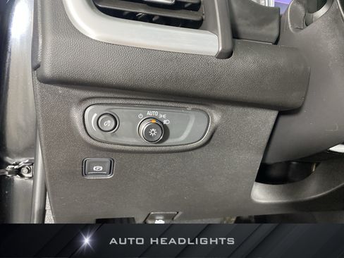 Used 2022 GMC Terrain SLE w/ Driver Convenience Package AWD/4WD image 26