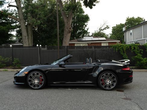 Used 2014 Porsche 911 Turbo image 19