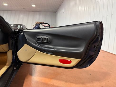 Used 2001 Chevrolet Corvette Convertible w/ Preferred Equipment Group2 image 22