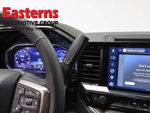 Used 2023 Chevrolet Silverado 1500 LT AWD/4WD image 13