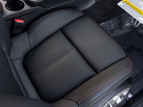 New 2026 Porsche Macan image 47