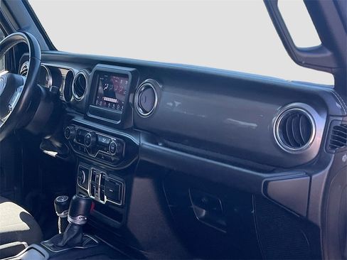 Used 2021 Jeep Wrangler Unlimited Sahara image 28
