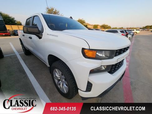 Used 2020 Chevrolet Silverado 1500 Custom w/ Custom Value Package AWD/4WD image 1