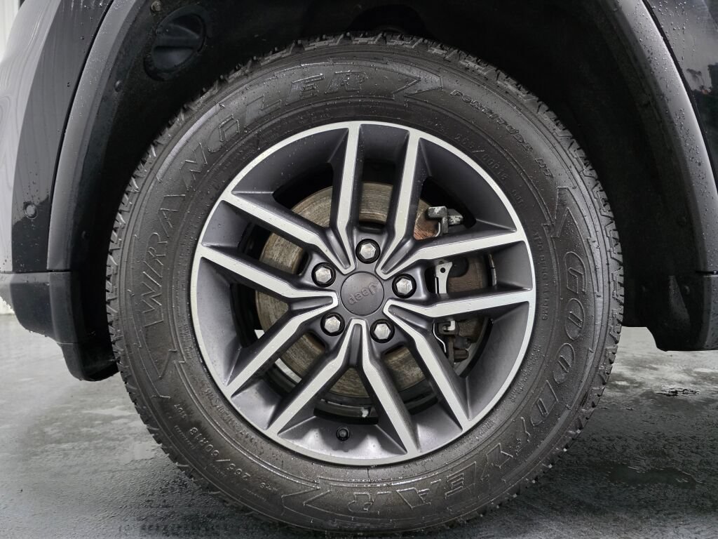 Used 2021 Jeep Grand Cherokee Limited w/ Trailer Tow Group IV AWD/4WD image 5