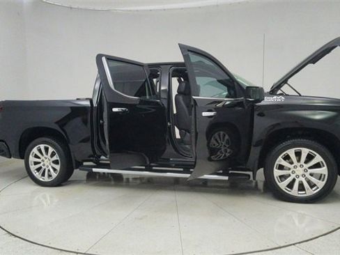 Used 2021 Chevrolet Silverado 1500 High Country w/ Technology Package image 74