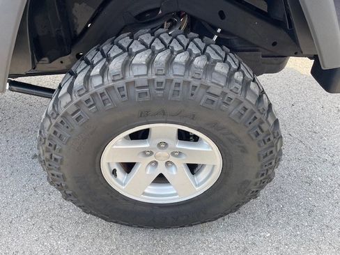 Used 2006 Jeep Wrangler Rubicon w/ Security Group image 9