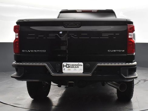 Used 2024 Chevrolet Silverado 2500 Custom w/ Custom Value Package image 7