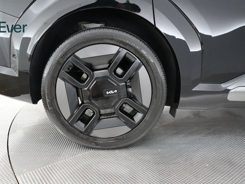 Used 2024 Kia EV9 GT-Line AWD/4WD image 9