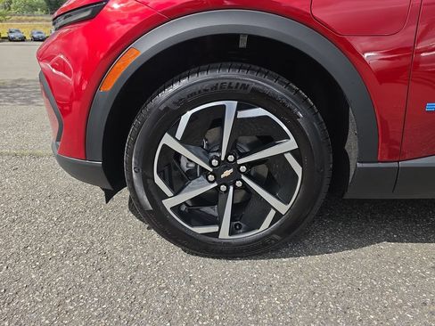 New 2026 Chevrolet Equinox EV LT FWD image 36