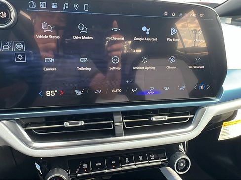 New 2026 Chevrolet Equinox EV LT image 23