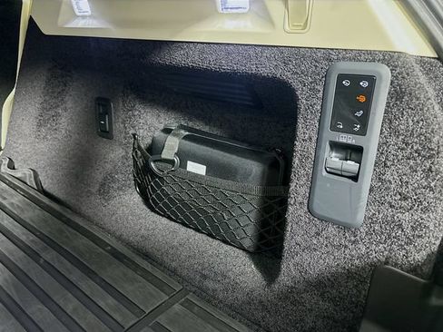 Used 2025 Land Rover Range Rover Autobiography AWD/4WD image 28