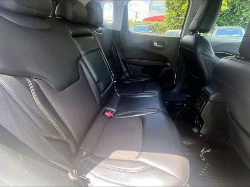 Used 2018 Jeep Compass Latitude w/ Popular Equipment Group FWD image 20