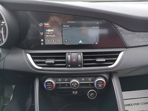 Used 2022 Alfa Romeo Giulia Sprint image 10