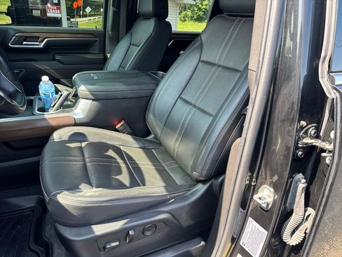 Used 2024 Chevrolet Silverado 2500 High Country w/ High Country Premium Package AWD/4WD image 5