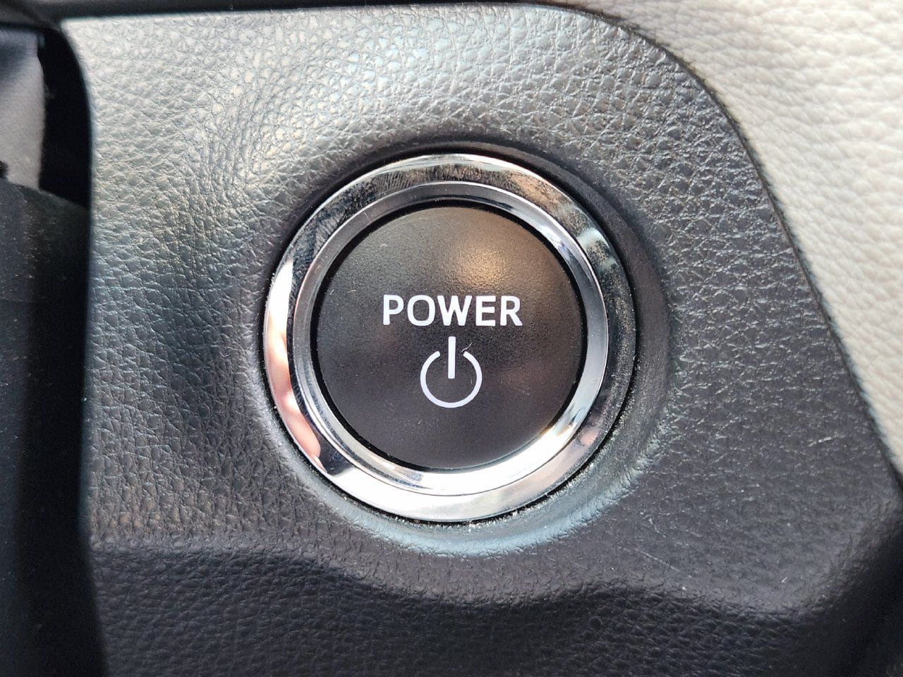 Used 2023 Toyota RAV4 XLE w/ Convenience Package AWD/4WD image 14