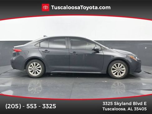 Used 2024 Toyota Corolla LE w/ LE Convenience Package FWD image 1