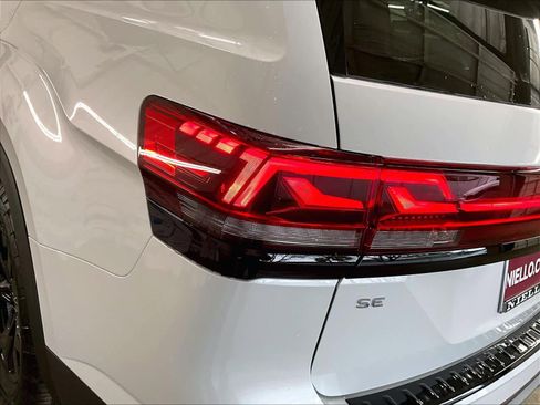 New 2026 Volkswagen Atlas Peak Edition image 24