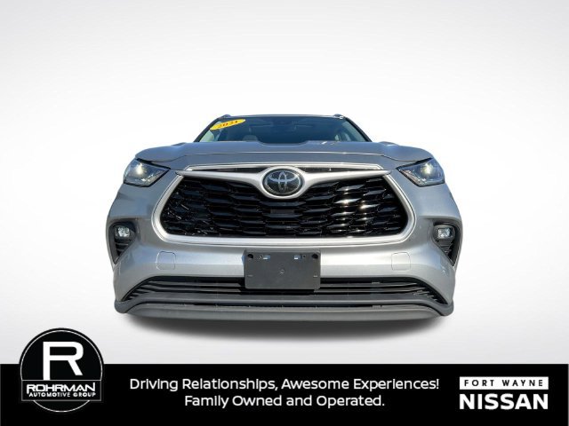 Used 2021 Toyota Highlander XLE AWD/4WD image 36