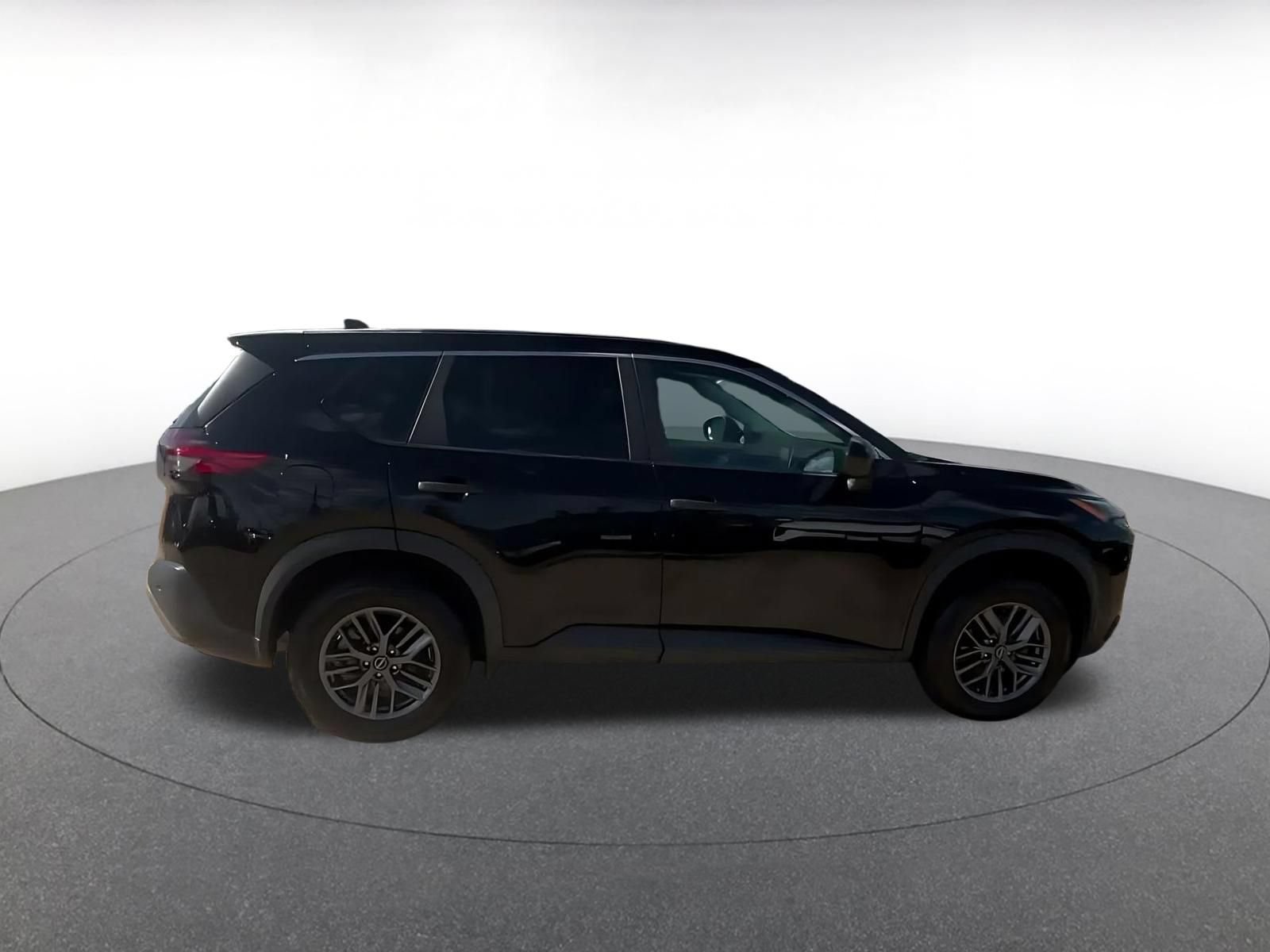 Used 2023 Nissan Rogue S FWD image 9