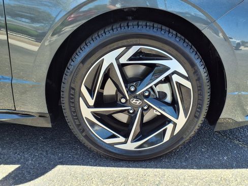 Certified 2024 Hyundai Sonata SEL w/ Convenience Package FWD image 9