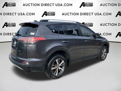 Used 2018 Toyota RAV4 XLE image 20