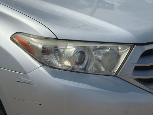 Used 2012 Toyota Highlander Limited FWD image 29