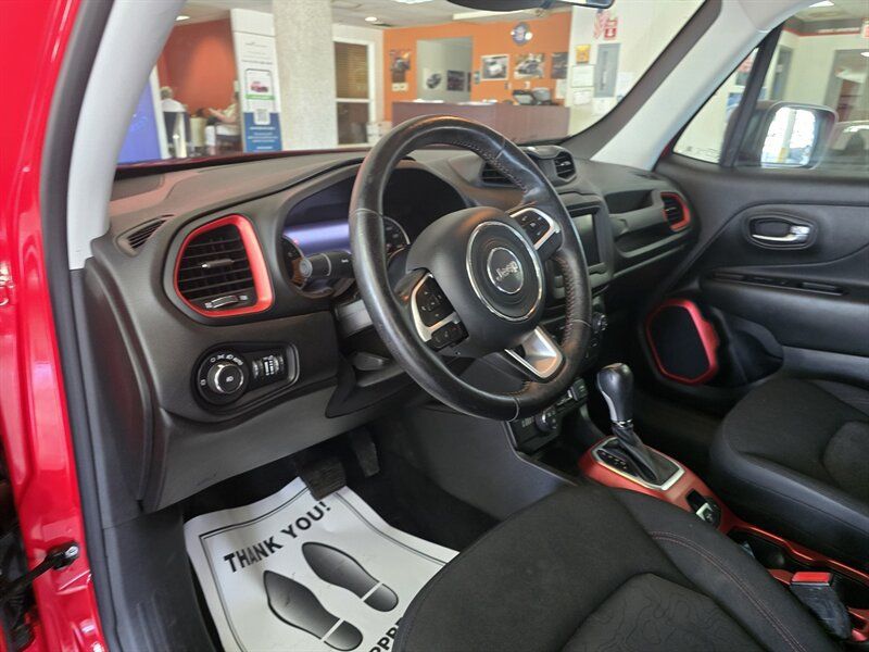 Used 2020 Jeep Renegade Trailhawk w/ Cold Weather Group AWD/4WD image 8