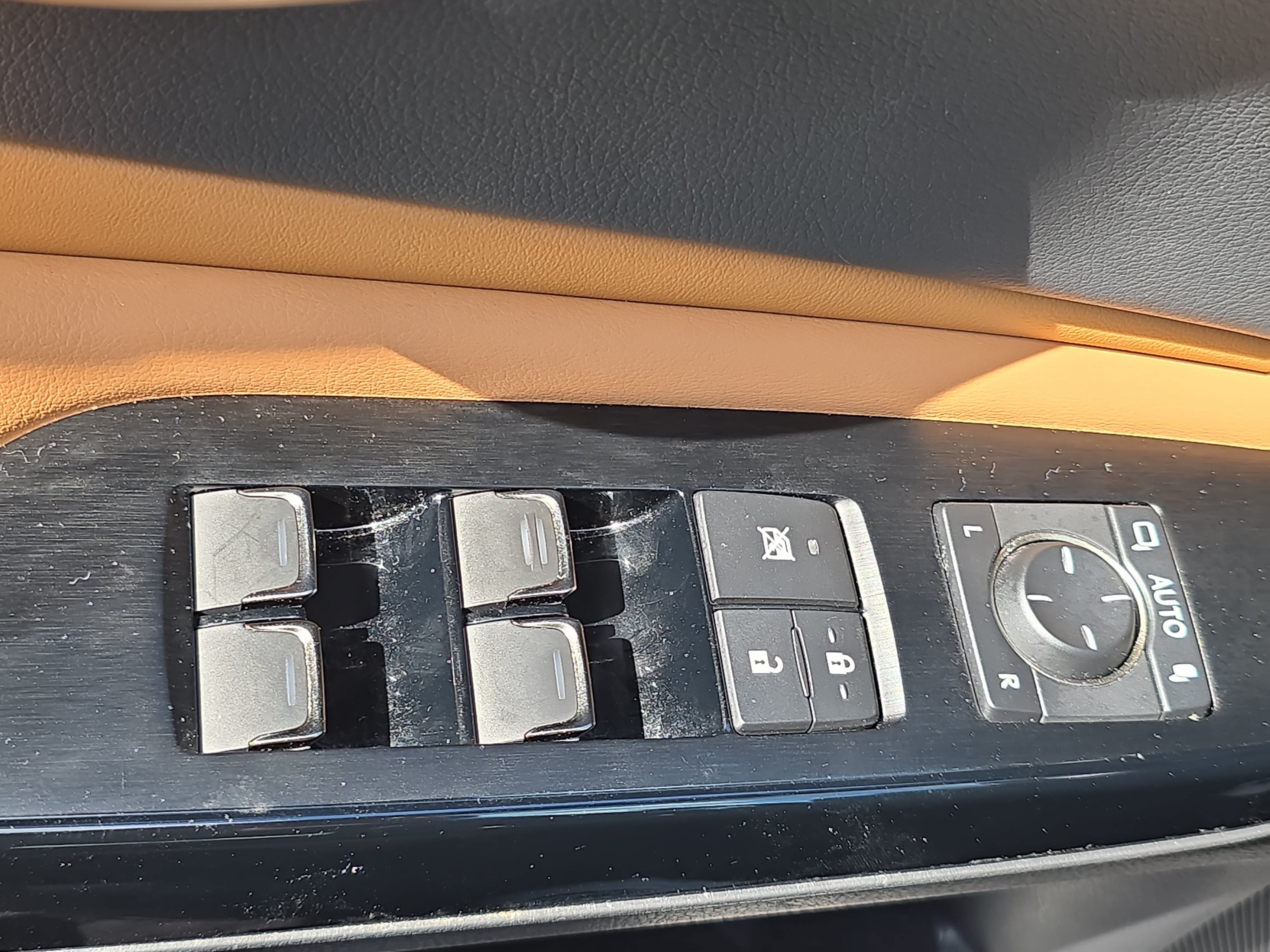 Used 2025 Lexus ES 350 w/ Premium Package FWD image 28