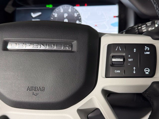 Certified 2025 Land Rover Defender 110 S AWD/4WD image 31