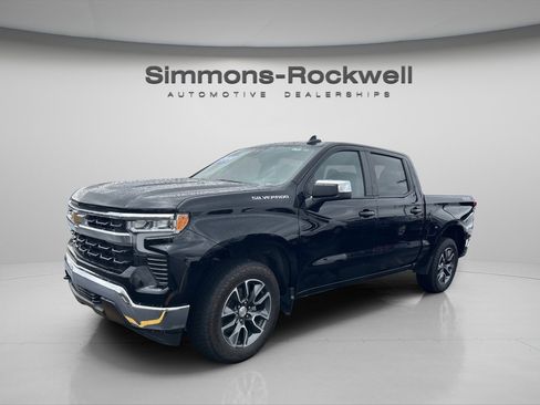 Used 2024 Chevrolet Silverado 1500 LT image 4