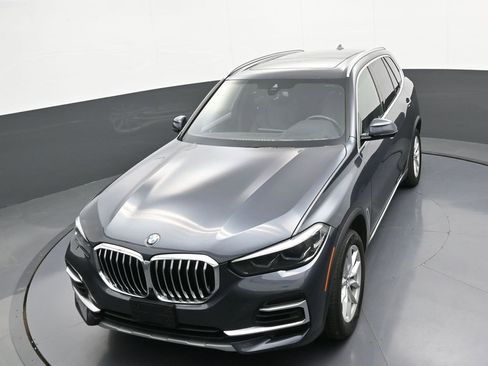 Used 2022 BMW X5 xDrive40i w/ Parking Assistance Package image 31