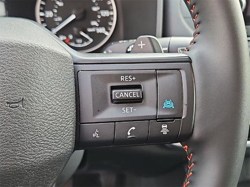 Certified 2025 Nissan Rogue SV image 26