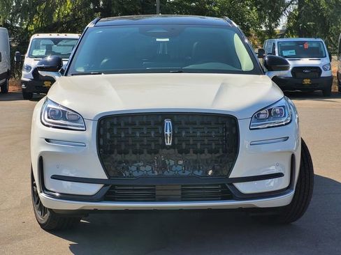 New 2025 Lincoln Corsair Reserve w/ Equipment Group 202A image 3