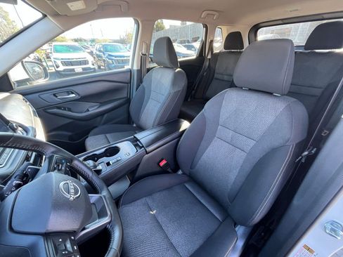 Used 2025 Nissan Rogue SV image 38